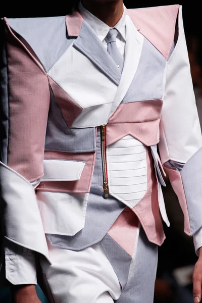 Look 76